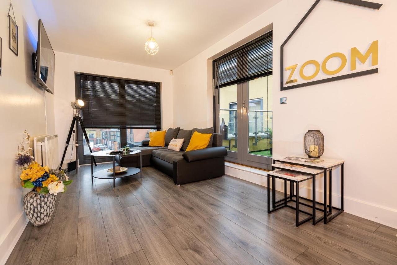 Luxe Place - Netflix & Workspace For 6 Birmingham Exterior photo